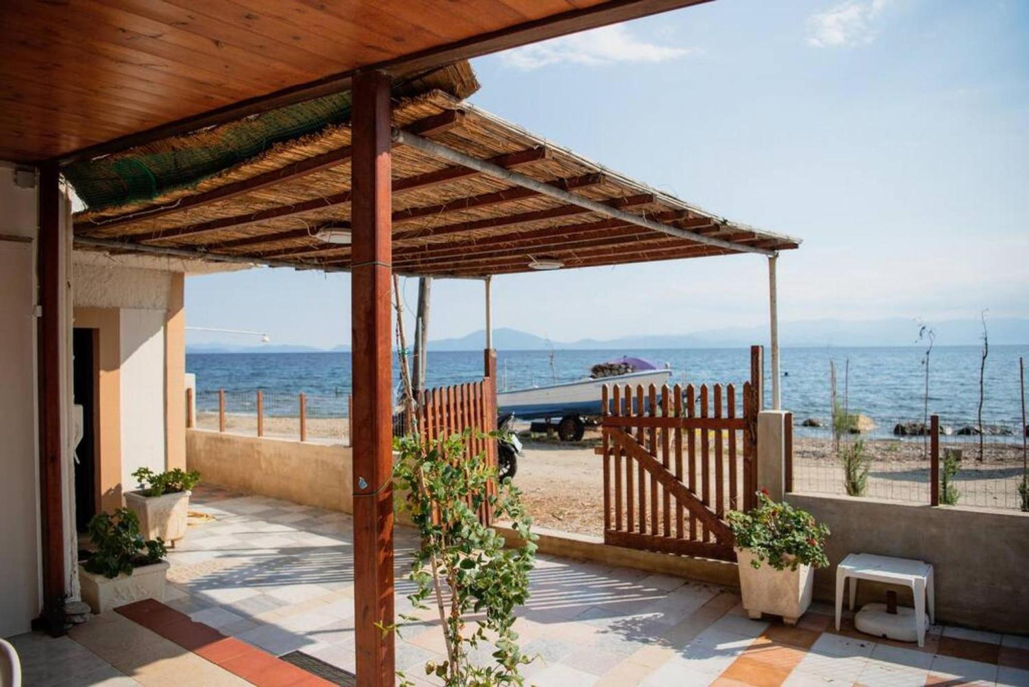 Karnagio Seafront In Agria Villa Káto Lekhónia Exterior foto